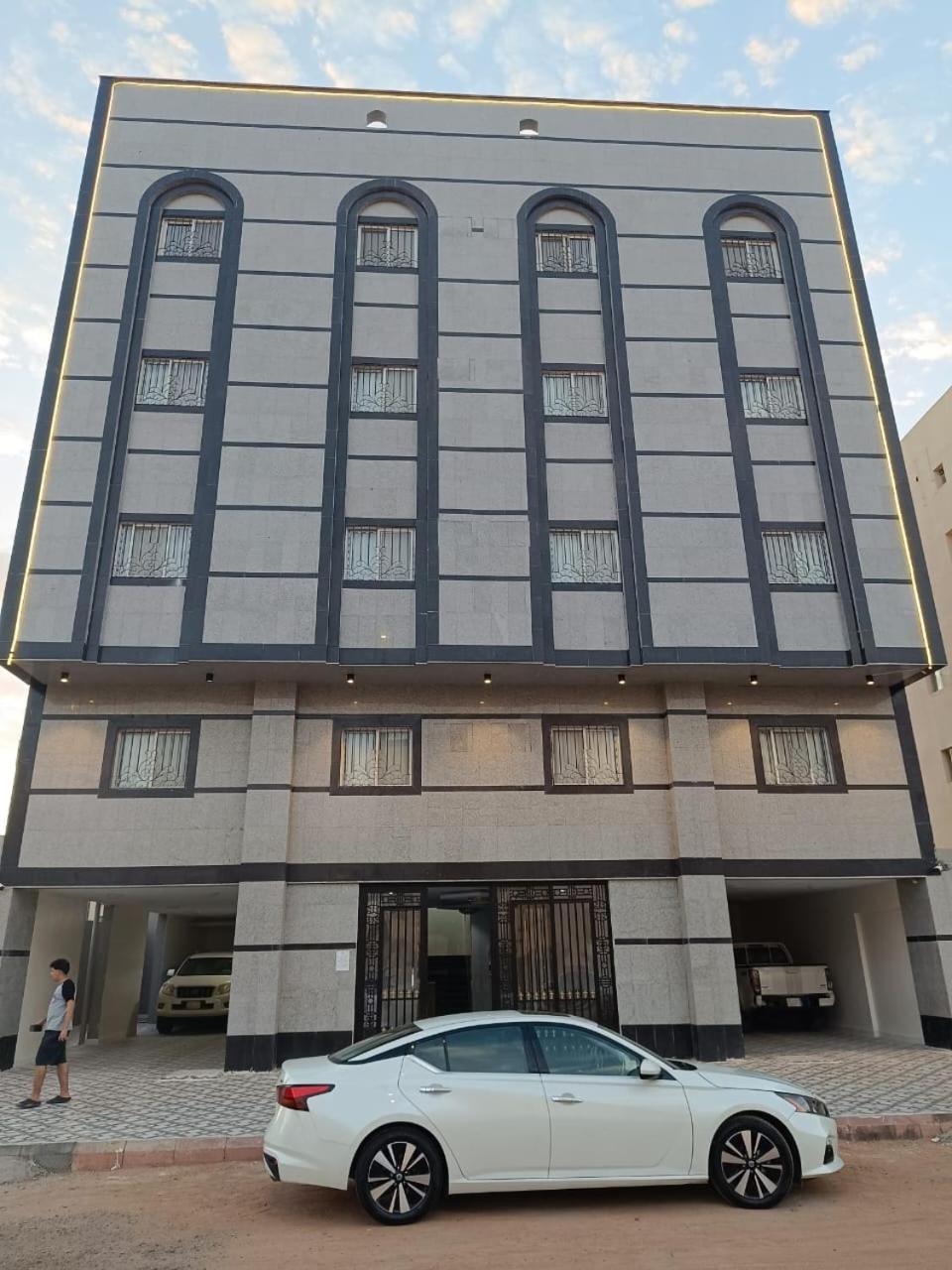 Yaqoot Al Madina Suites ‘Awali Exterior foto
