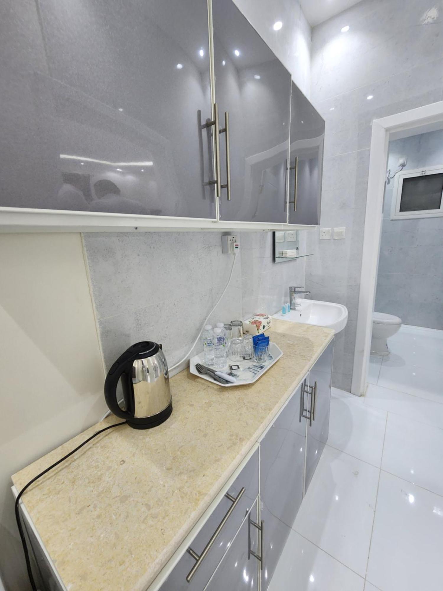 Yaqoot Al Madina Suites ‘Awali Exterior foto