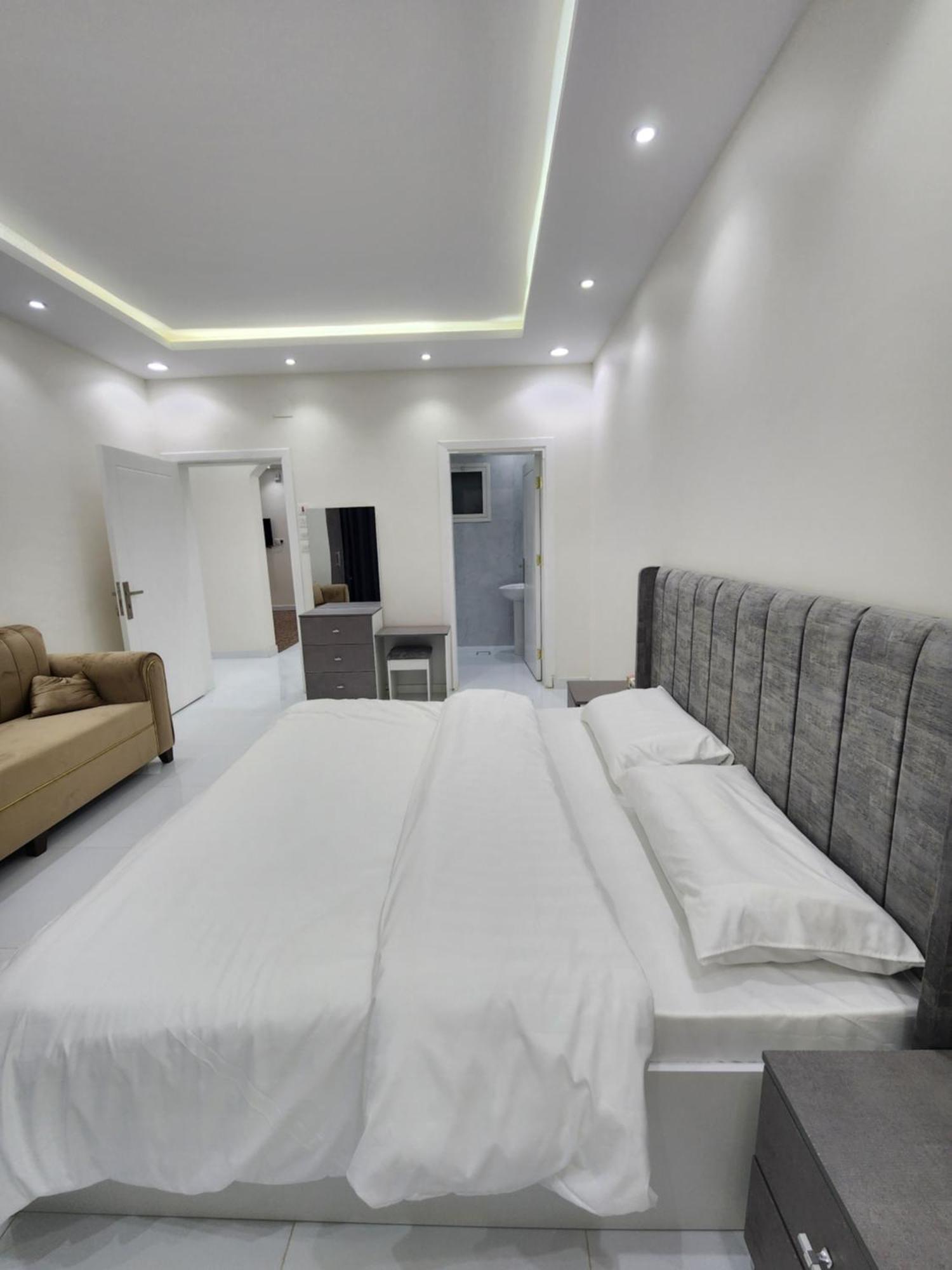 Yaqoot Al Madina Suites ‘Awali Exterior foto
