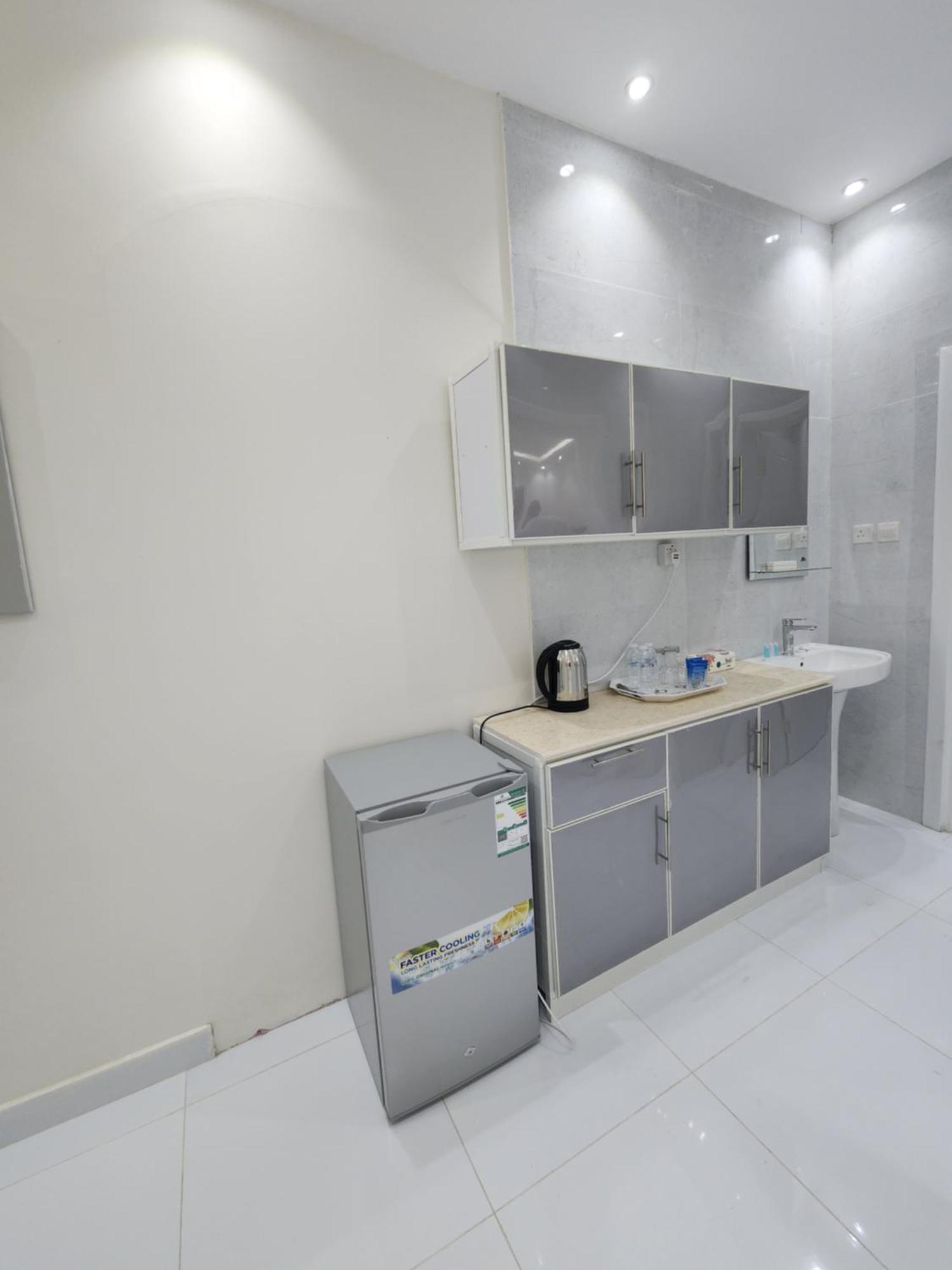 Yaqoot Al Madina Suites ‘Awali Exterior foto