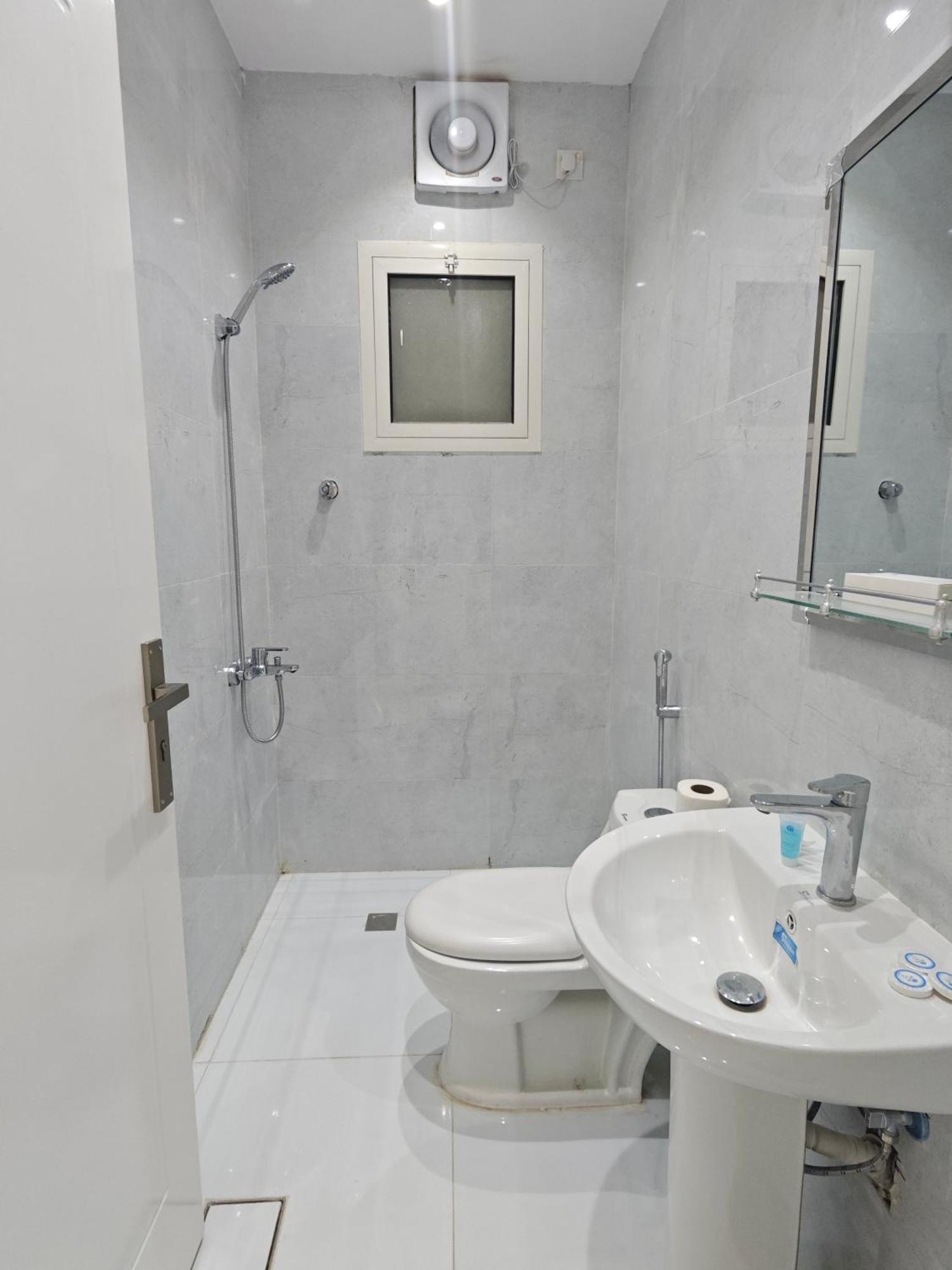 Yaqoot Al Madina Suites ‘Awali Exterior foto