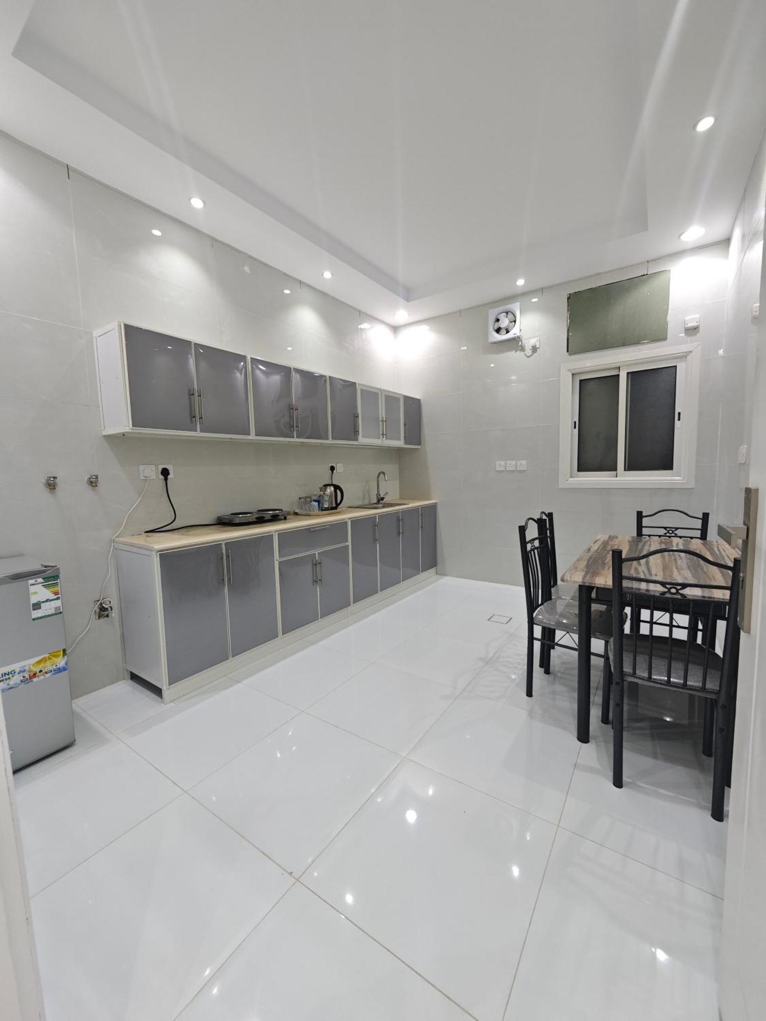 Yaqoot Al Madina Suites ‘Awali Exterior foto
